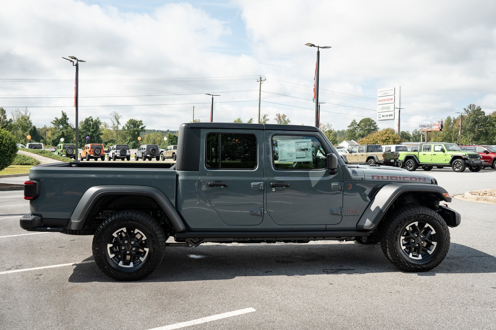2025 Jeep Gladiator Rubicon photo 11