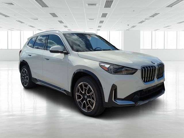 2026 BMW X1 28i's photo