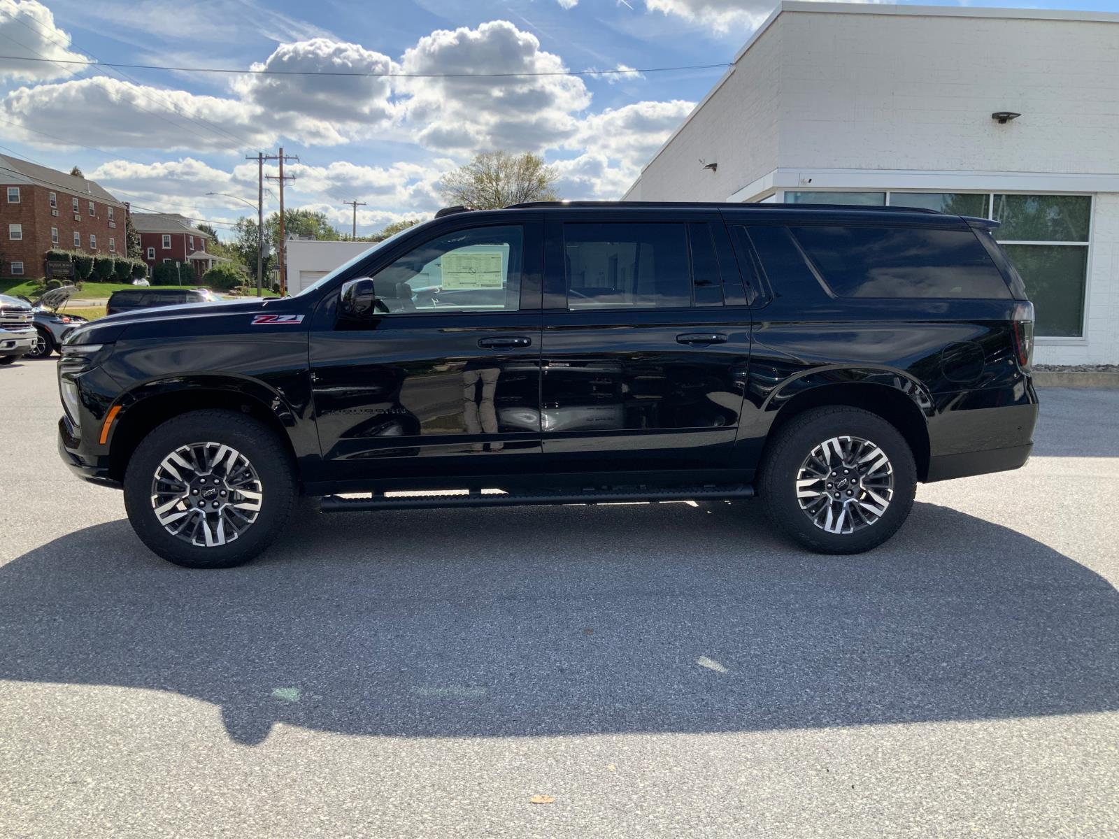 2026 Chevrolet Suburban Z71 photo 4