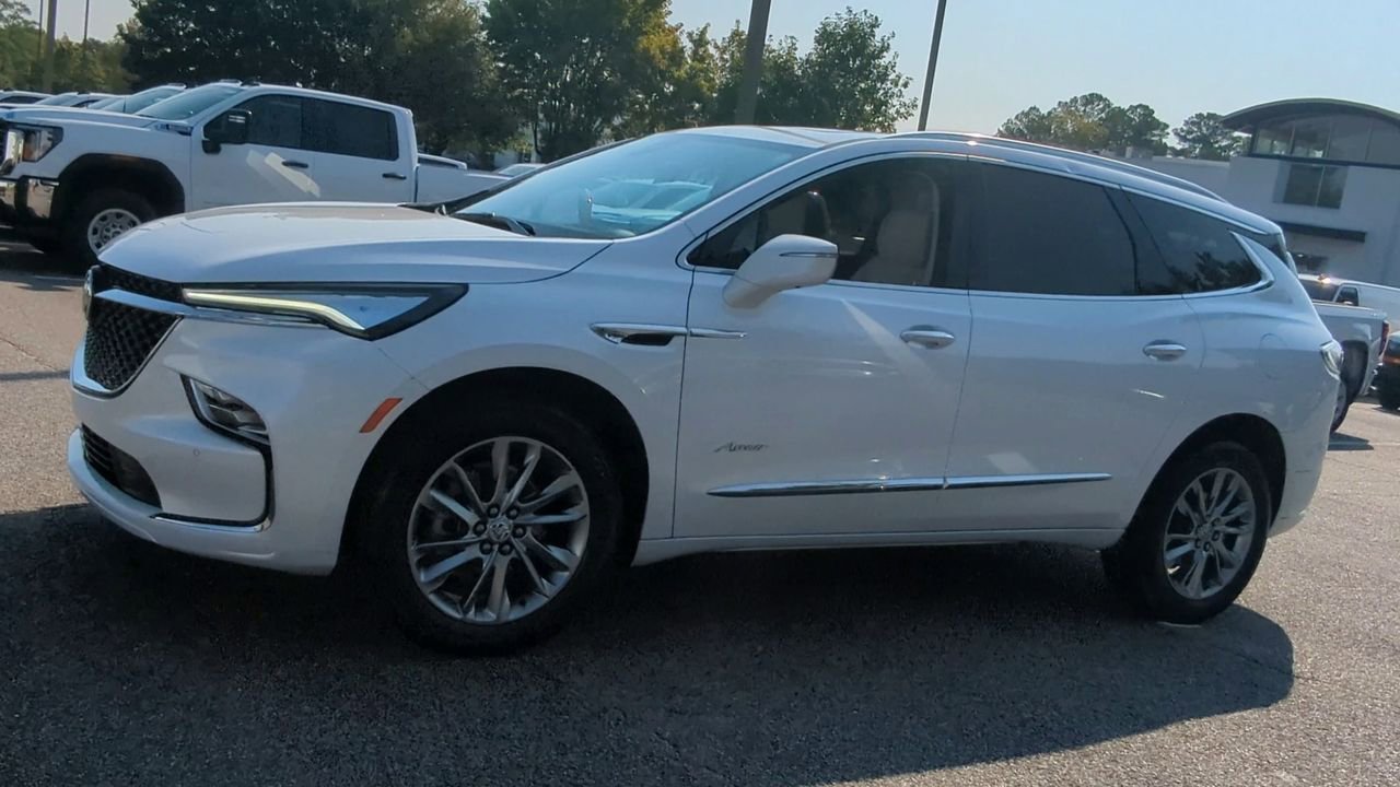 2023 Buick Enclave Avenir photo 4