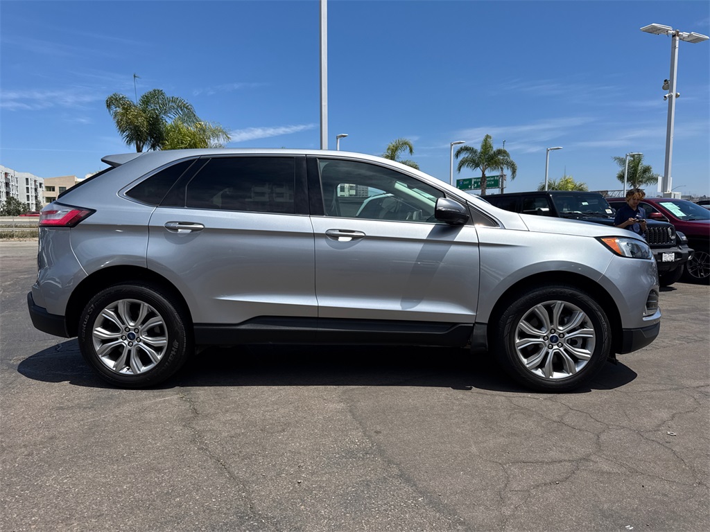 2022 Ford Edge Titanium photo 7
