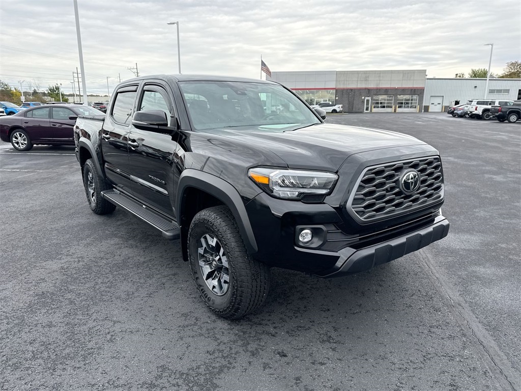 2023 Toyota Tacoma TRD Off-Road photo 2
