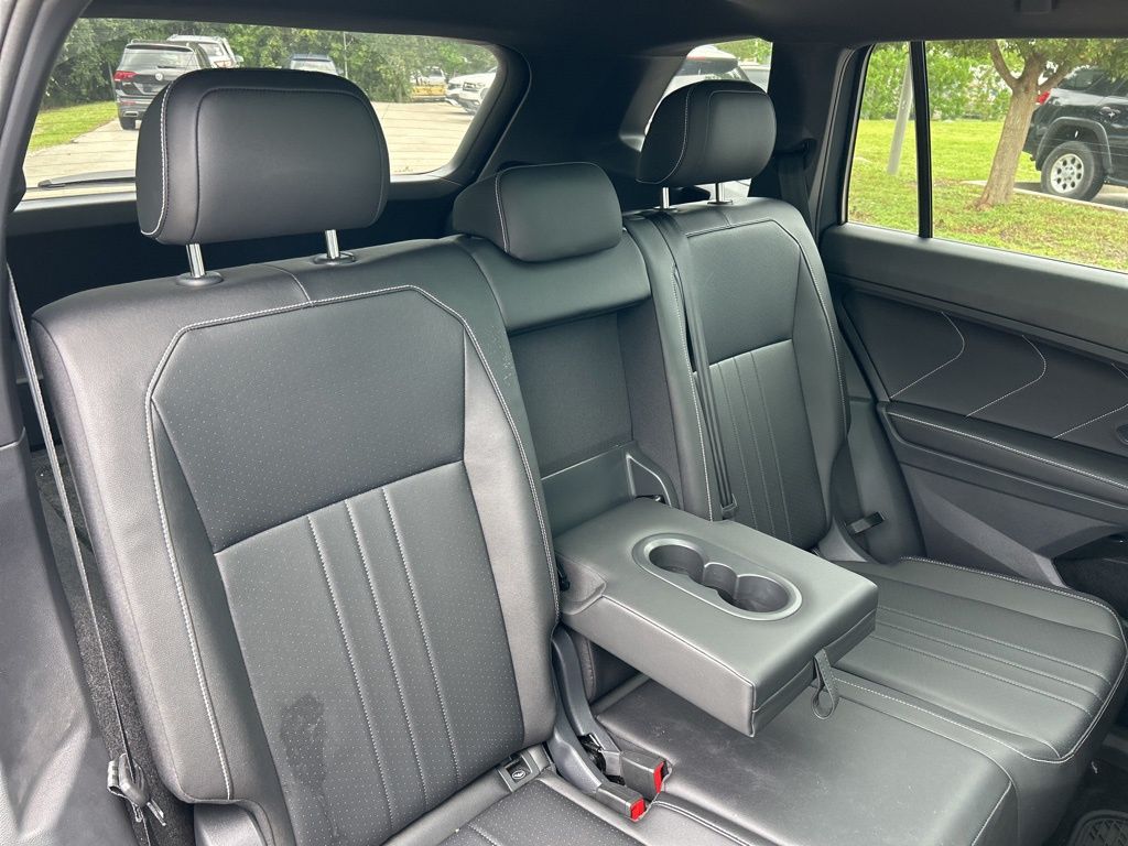 2024 Volkswagen Tiguan SE R-Line Black photo 43