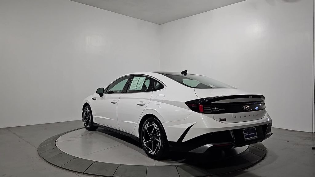 2024 Hyundai Sonata SEL Convenience photo 3