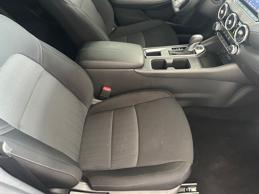 2025 Nissan Sentra SV photo 14