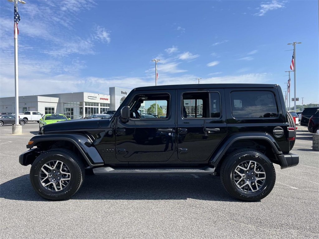 2025 Jeep Wrangler Sahara photo 2