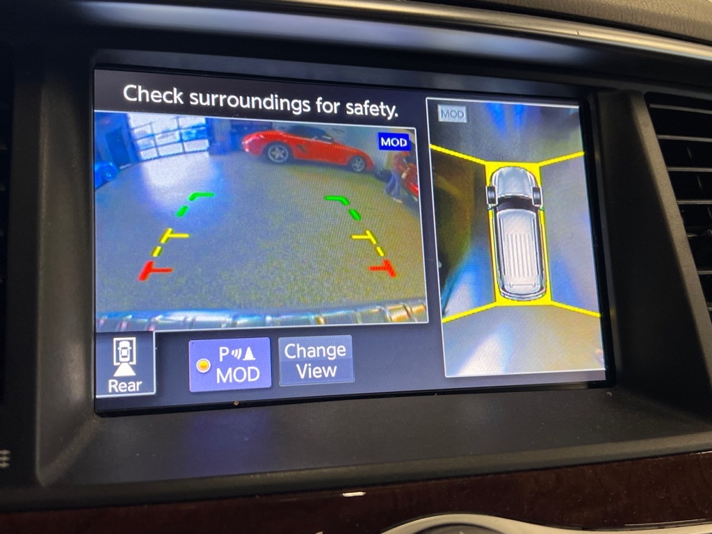 2019 Infiniti QX80 Luxe photo 10