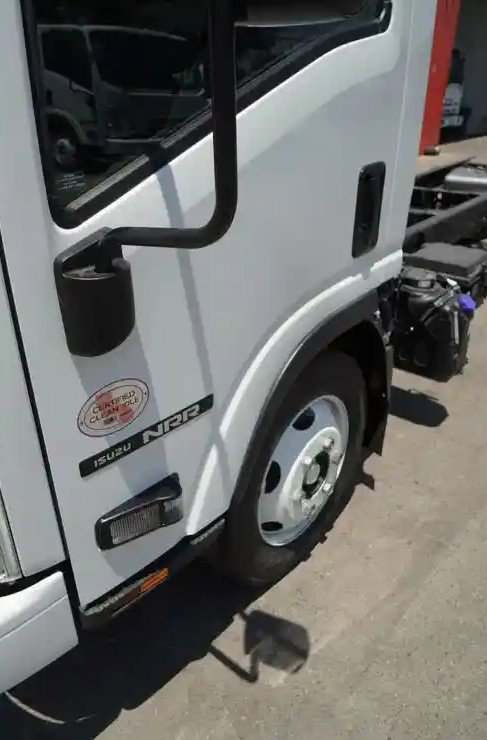 2024 Isuzu NRR Standard photo 4