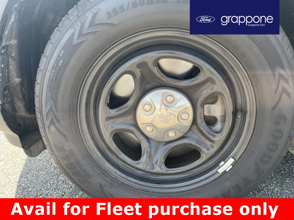 2025 Ford Explorer photo 2