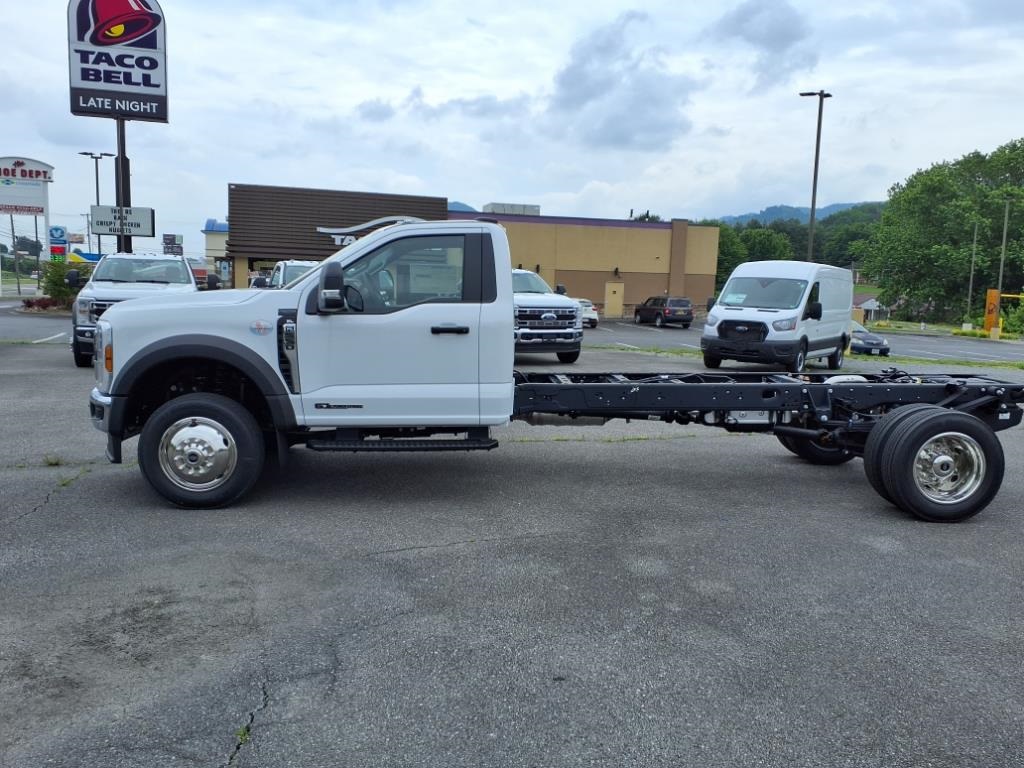 2025 Ford F-550 XL photo 2