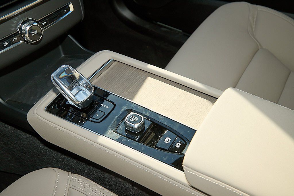 2026 VOLVO XC90 - Image 15