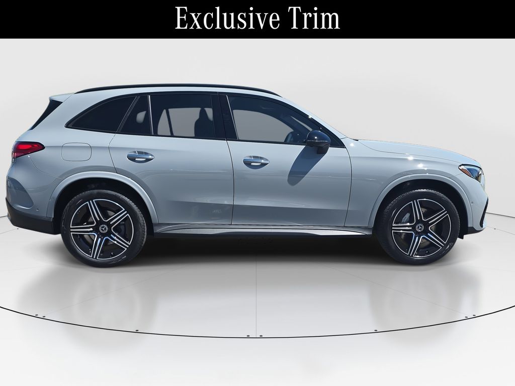 2025 Mercedes Benz GLC 300 4MATIC photo 4