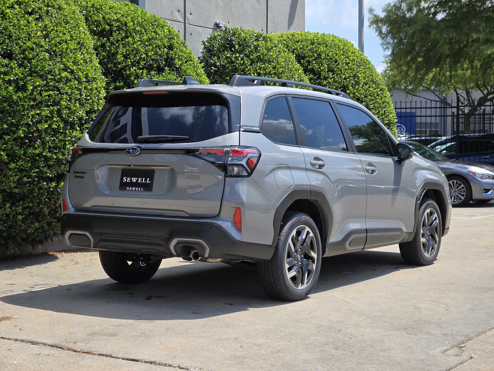 2025 Subaru Forester Limited photo 4