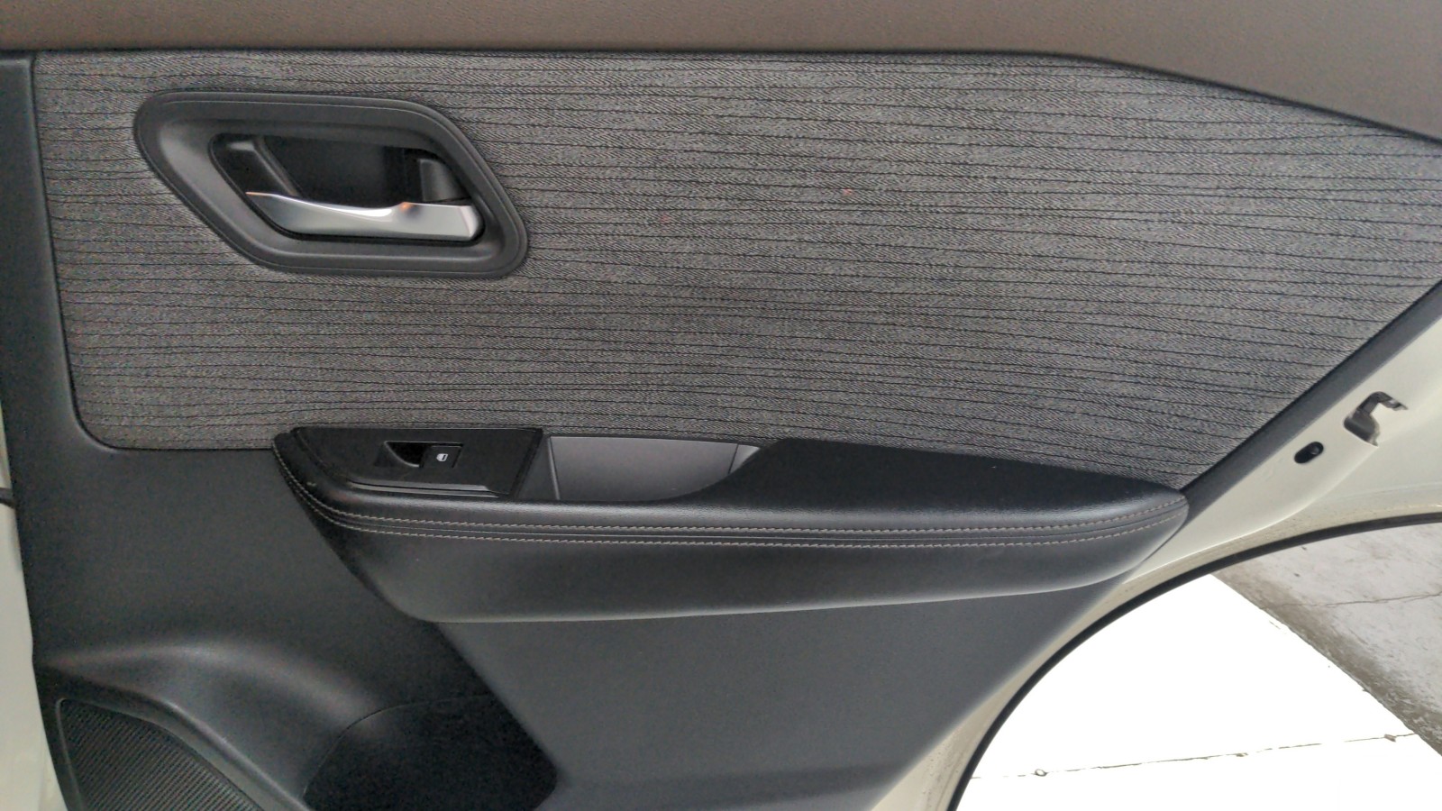 Used 2023 WHITE Nissan SV image 29