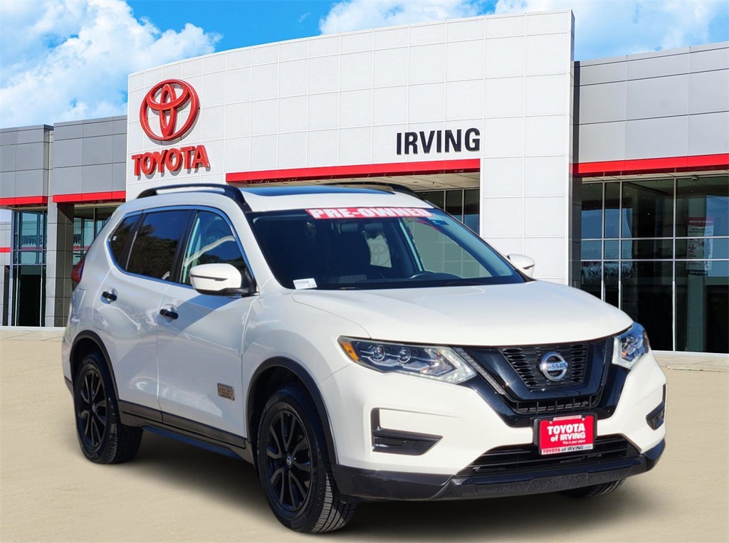 Used 2017 Nissan Rogue SV with VIN 5N1AT2MT9HC770716 for sale in Irving, TX
