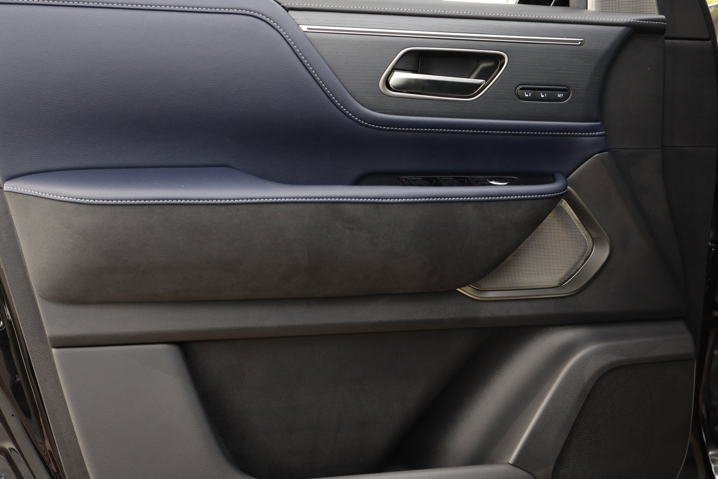 2026 Infiniti QX80 Sensory photo 10
