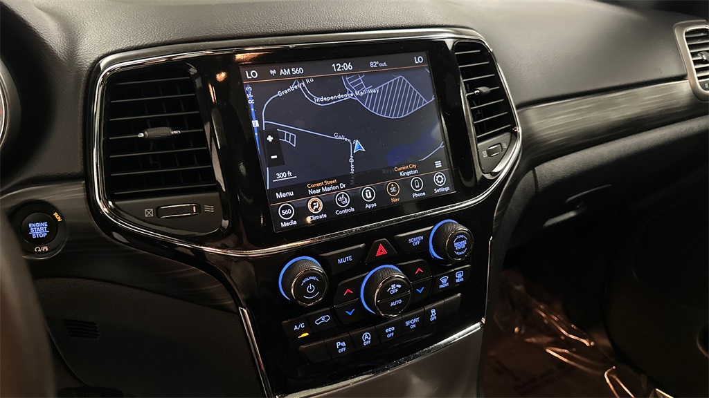 2022 Jeep Cherokee Laredo X photo 12