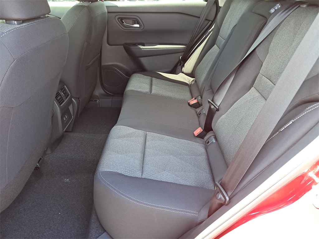 2026 Nissan Rogue SV photo 11