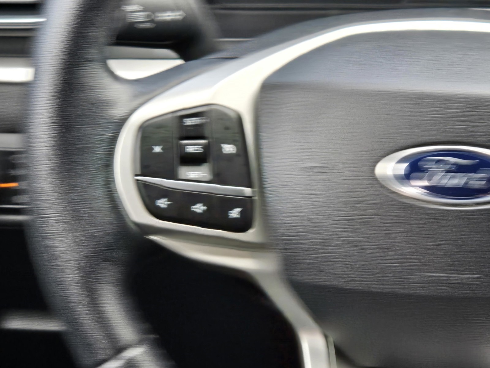 2022 Ford Explorer XLT photo 16