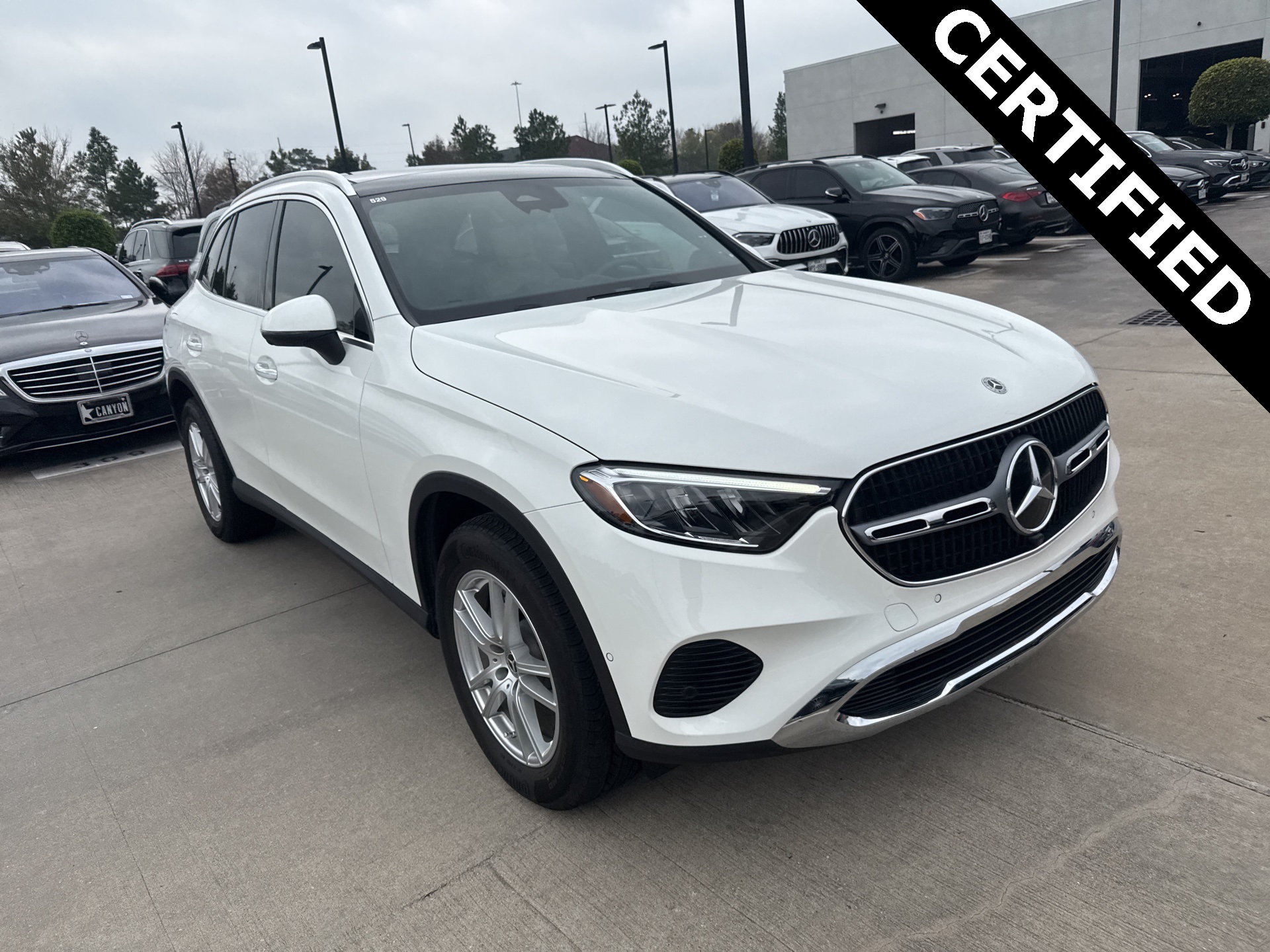 2025 Mercedes-Benz GLC Base's photo