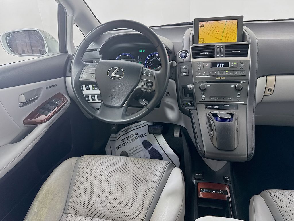 2010 Lexus HS 250h photo 25