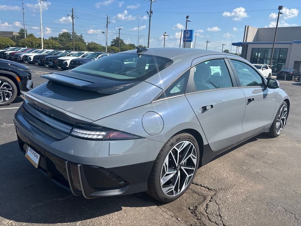 2023 Hyundai Ioniq 6 SEL photo 2