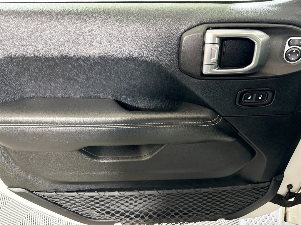 2019 Jeep Wrangler Unlimited Sahara photo 23