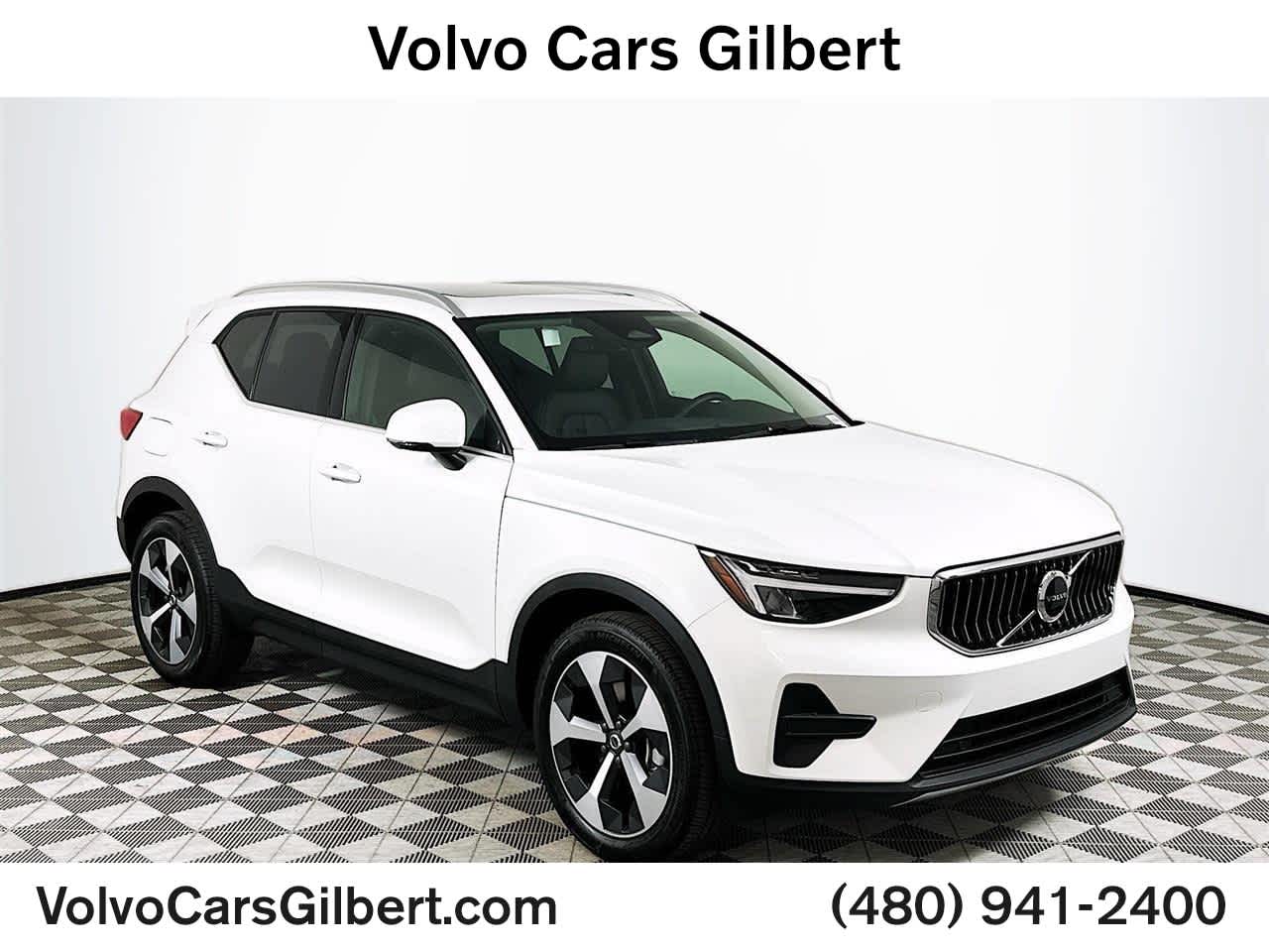 2025 Volvo XC40 Core