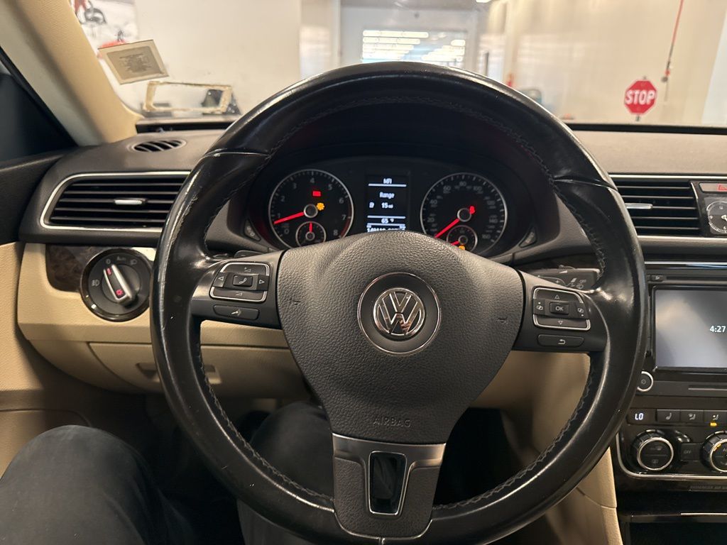 2014 Volkswagen Passat V6 SEL Premium photo 19