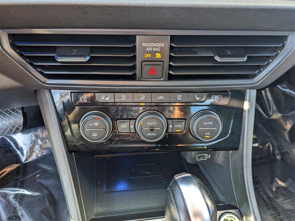 2020 Volkswagen Jetta SEL Premium photo 24