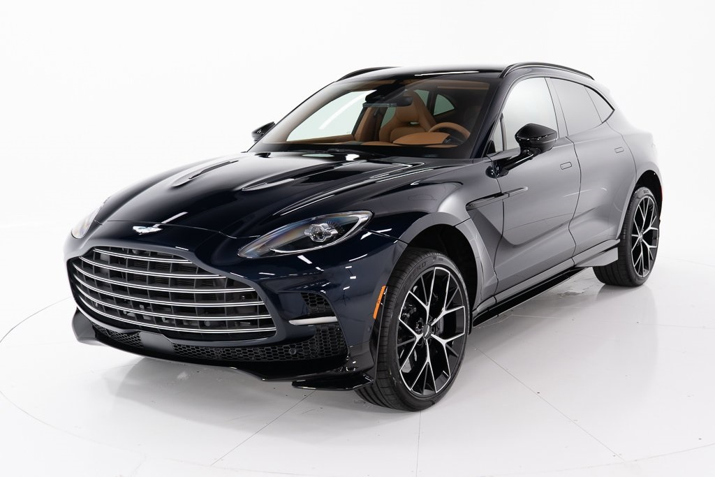 2026 Aston Martin DBX 707's photo