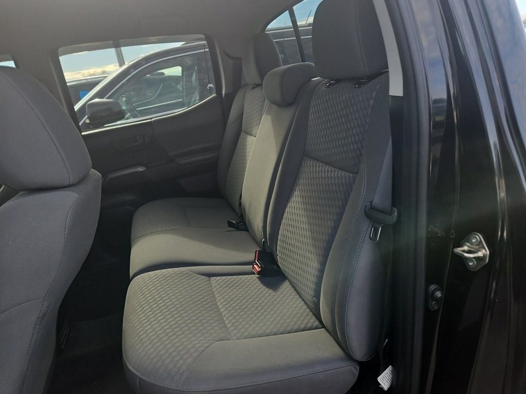 2020 Toyota Tacoma SR5 photo 4