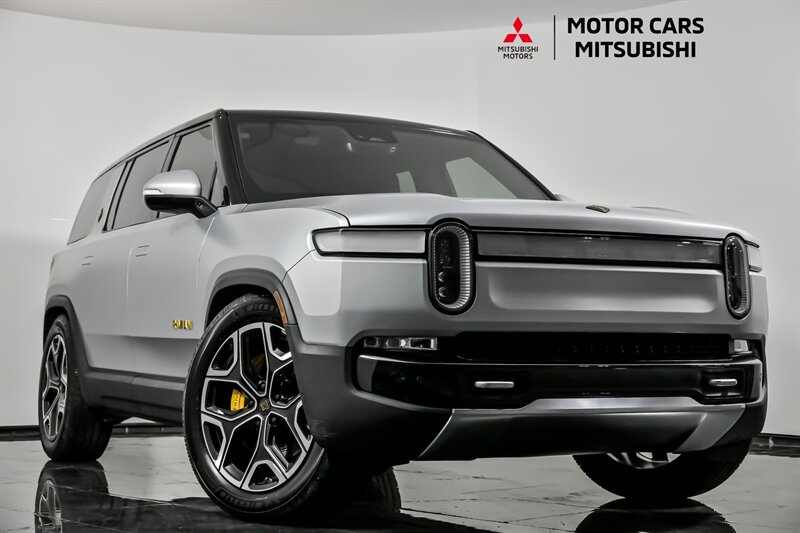 2023 Rivian R1S Adventure's photo