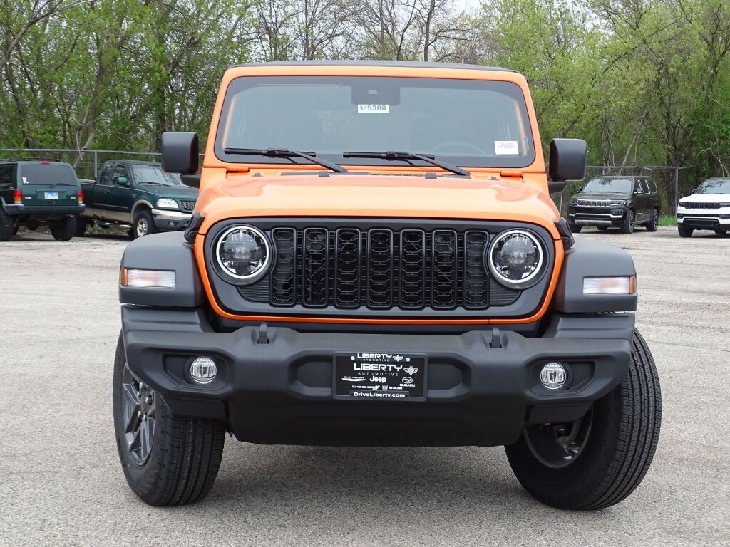 2025 Jeep Wrangler Sport S photo 4