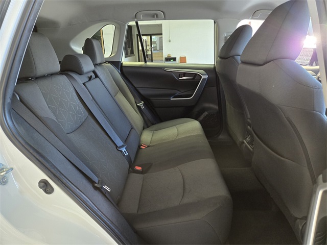 2023 Toyota RAV4 XLE photo 16