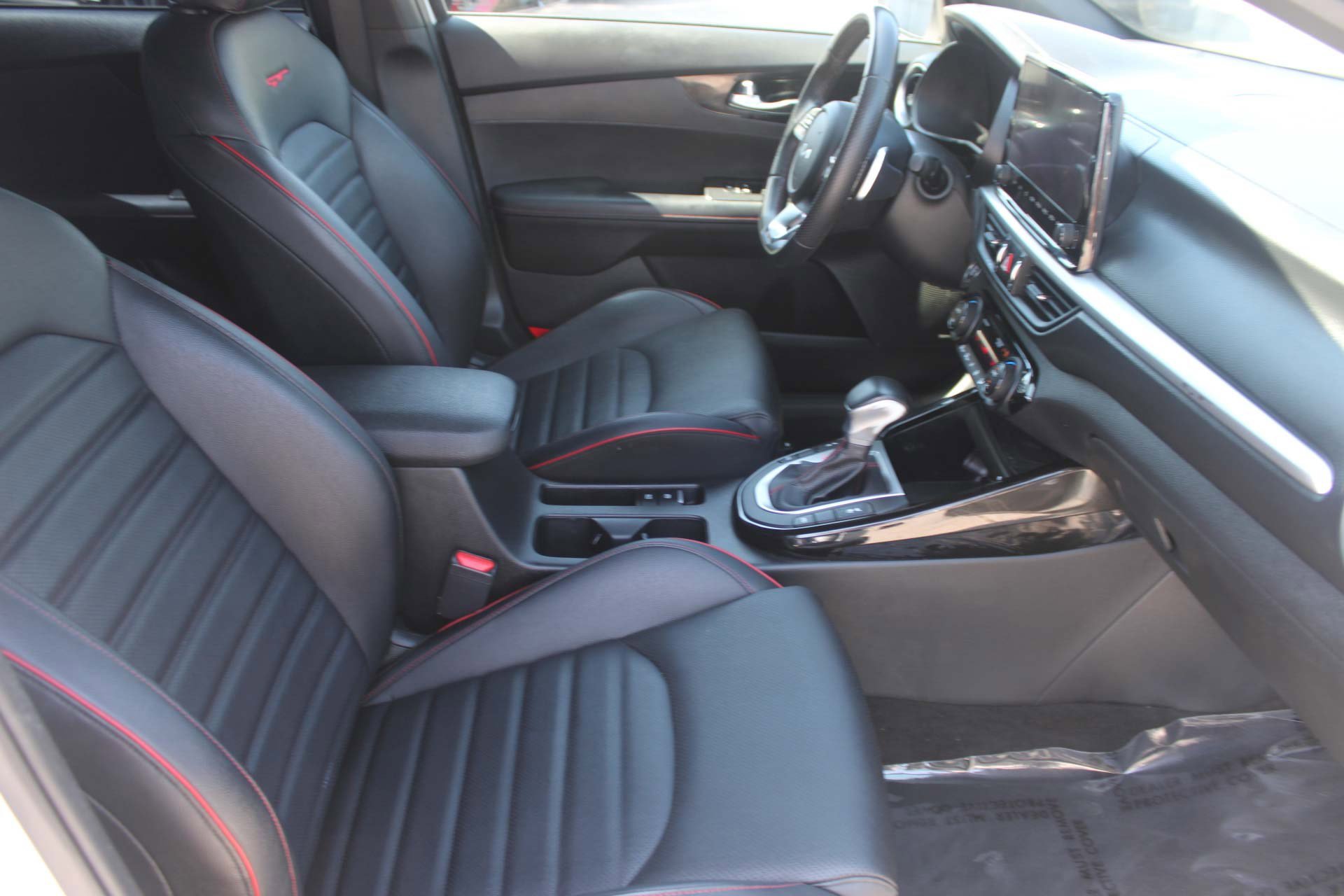 2024 Kia Forte GT photo 16
