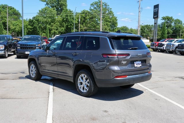 Used 2023 Gray Jeep Limited image 3