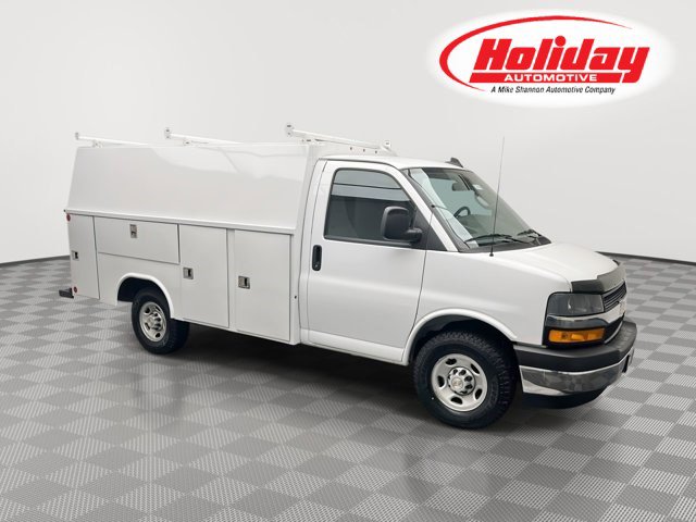 2024 Chevrolet Express Cutaway Base's photo