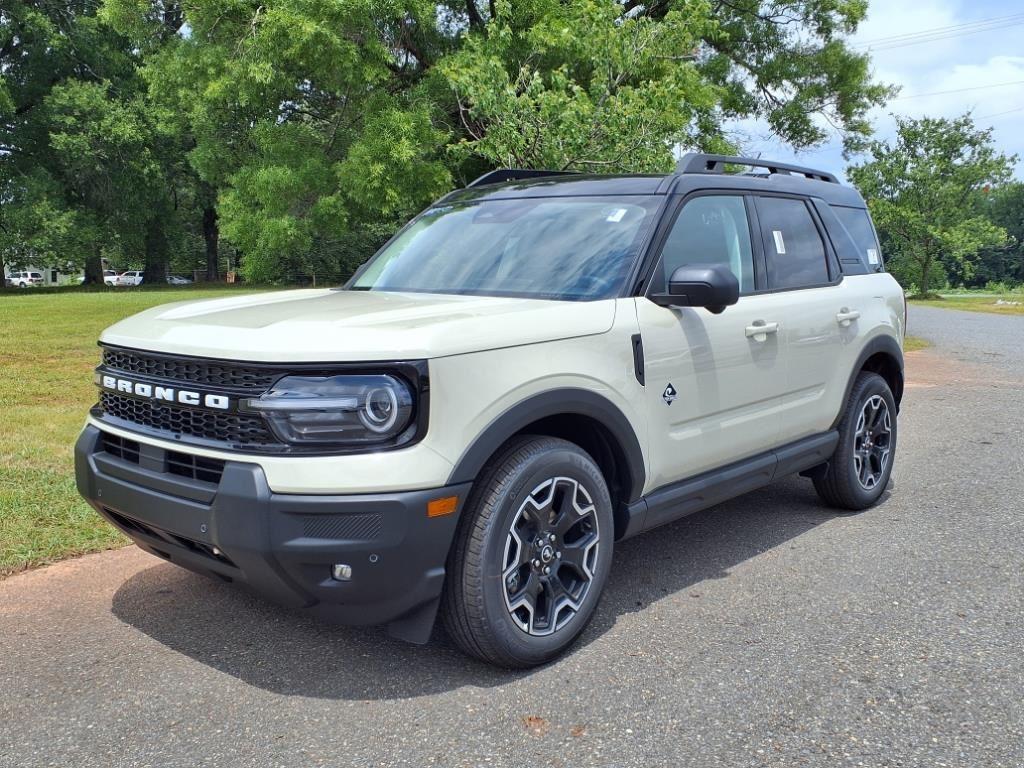 2025 Ford Bronco Sport Outer Banks's photo