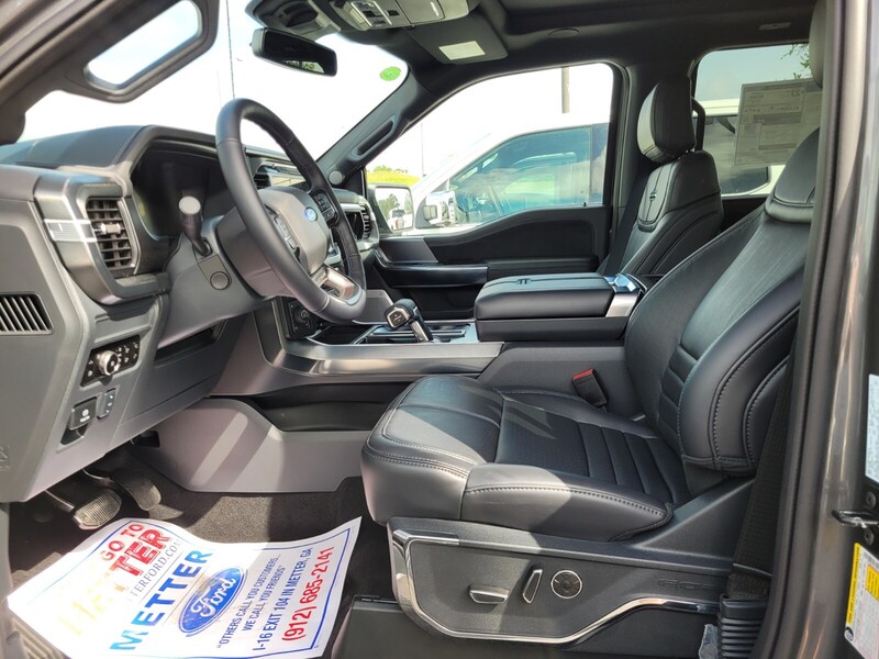 2025 Ford F-150 Platinum photo 5