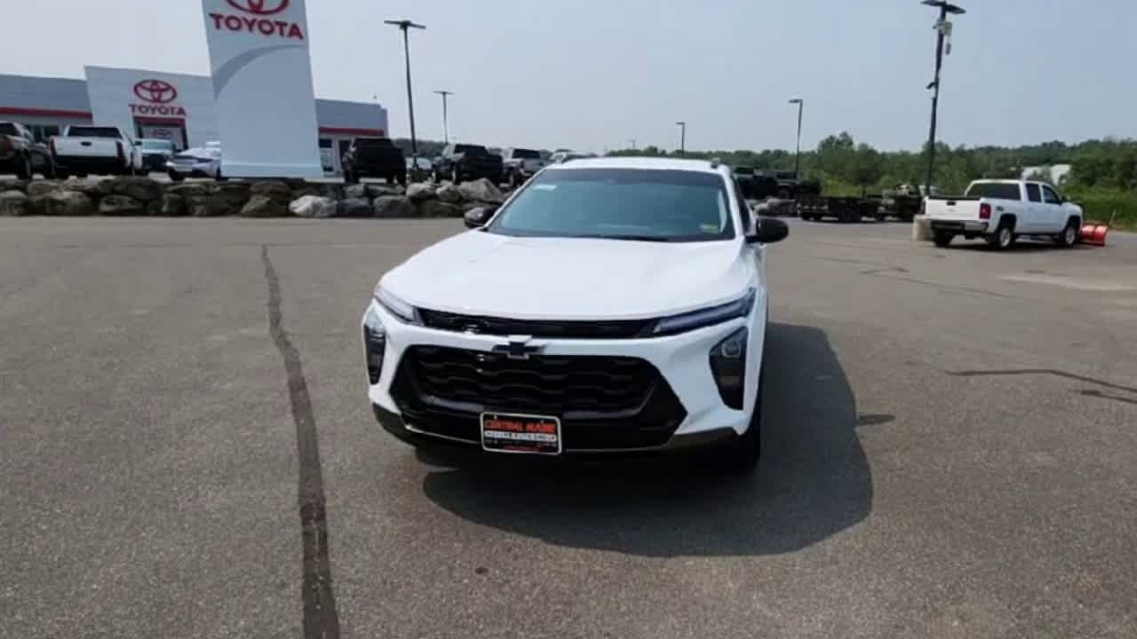2025 Chevrolet Trax ACTIV photo 2