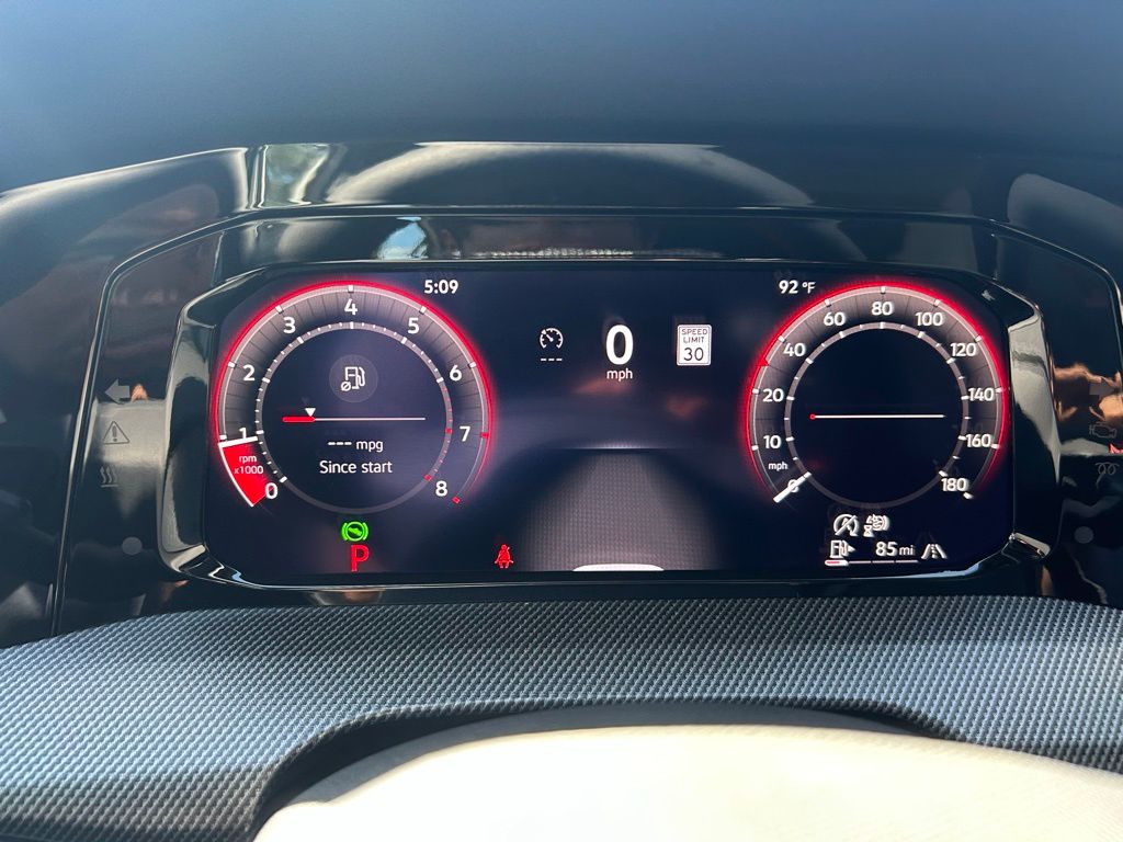 2025 Volkswagen Golf GTI SE photo 18