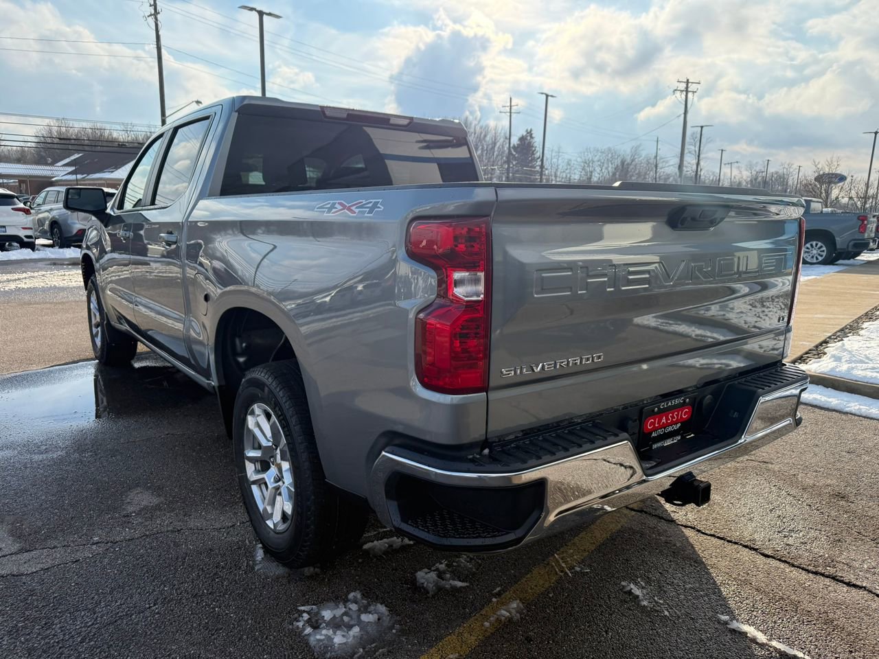 2025 Chevrolet Silverado 1500 LT photo 4
