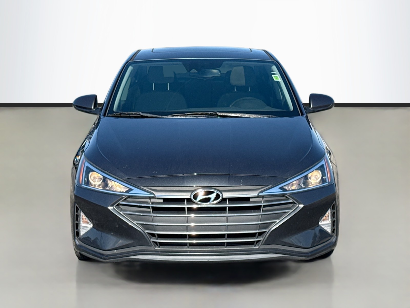2020 Hyundai Elantra SEL photo 2