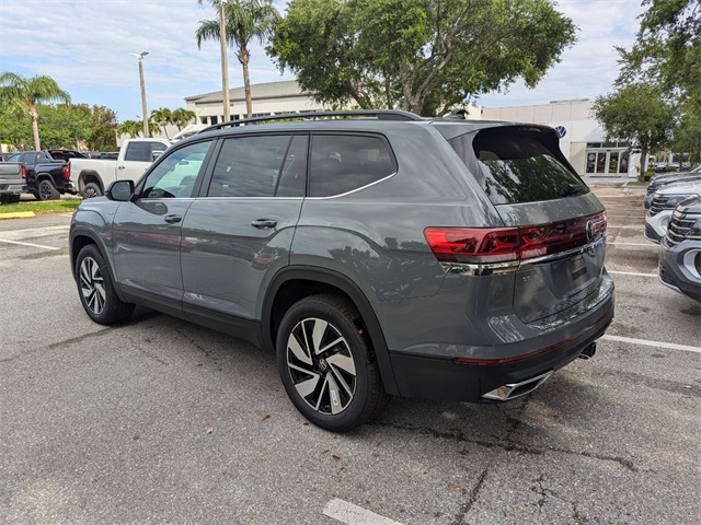 2025 Volkswagen Atlas SEL photo 6