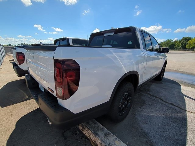 2025 Honda Ridgeline TrailSport photo 2