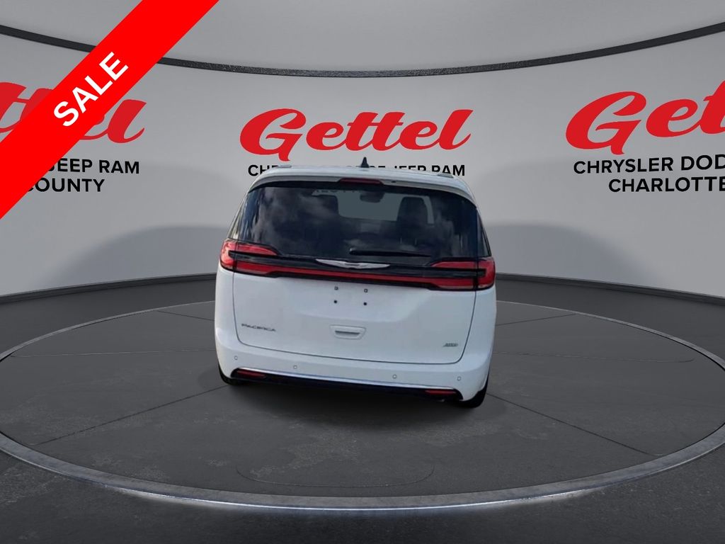 2025 Chrysler Pacifica photo 6