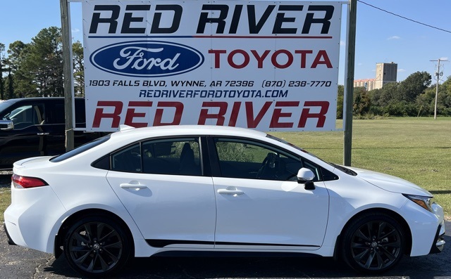 2024 Toyota Corolla SE's photo