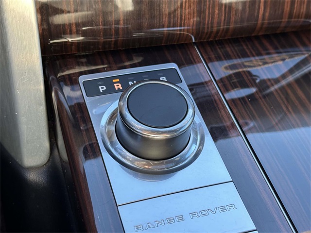 2016 Land Rover Range Rover HSE photo 25