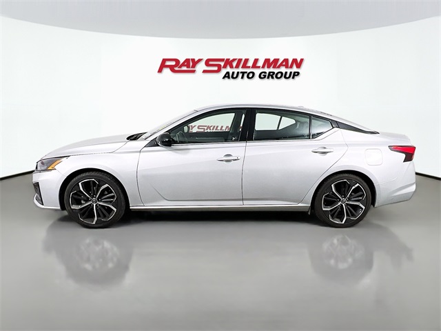 2023 Nissan Altima 2.5 SR photo 4
